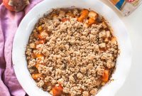 Pear and Persimmon Breakfast Crumble Recipe for Fall Mornings