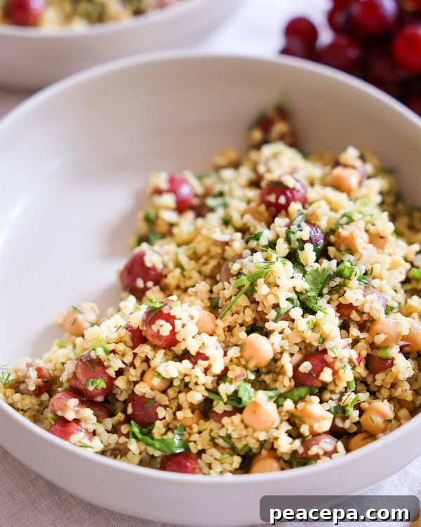Bulgur salad with roasted grapes