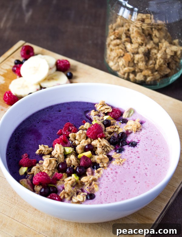 Tahini granola smoothie bowl