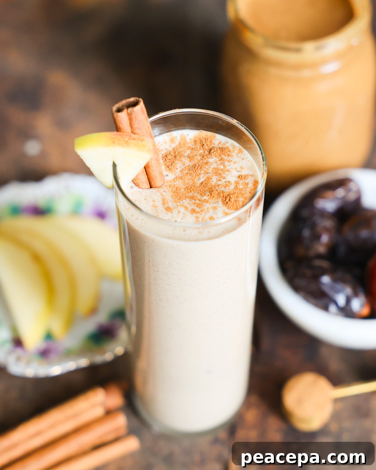 apple smoothie in glass
