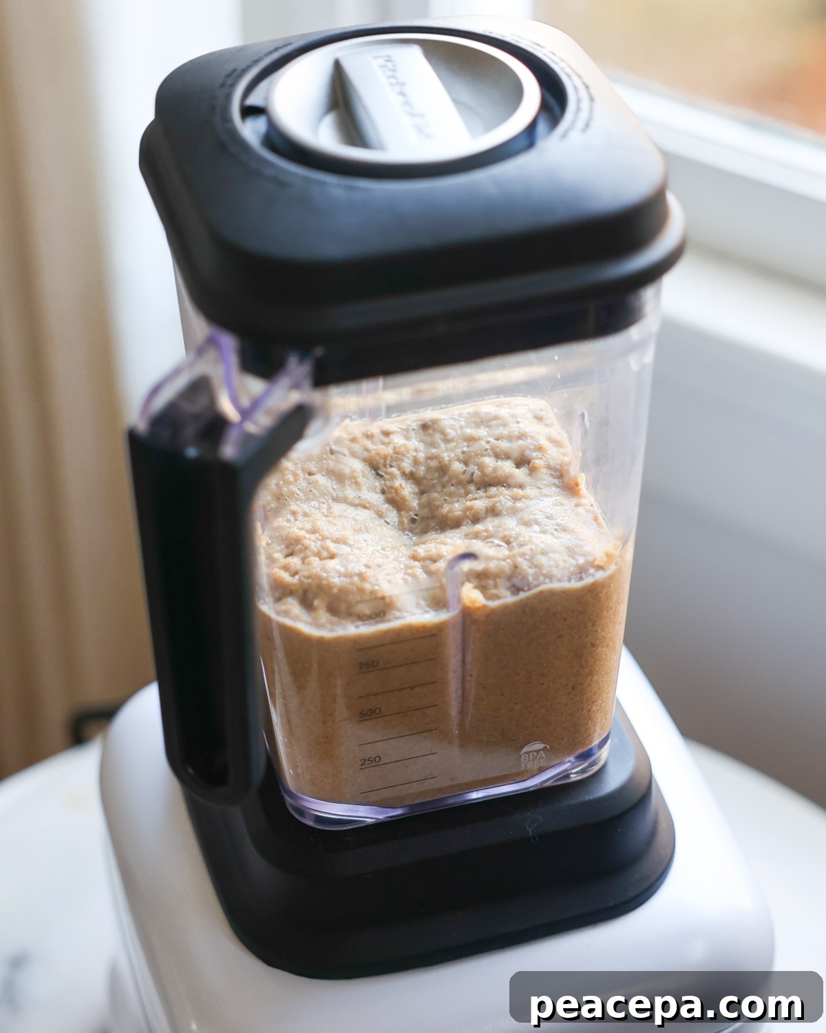 blending quinoa porridge