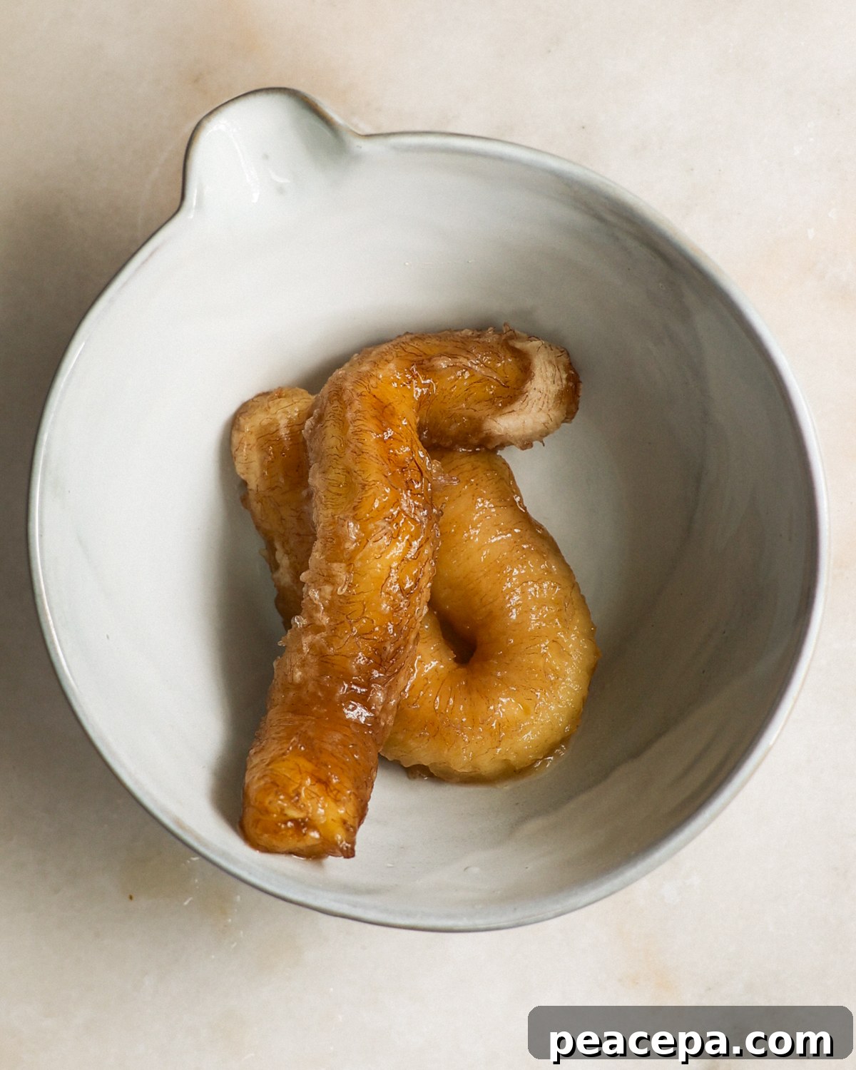 ripe bananas in bowl