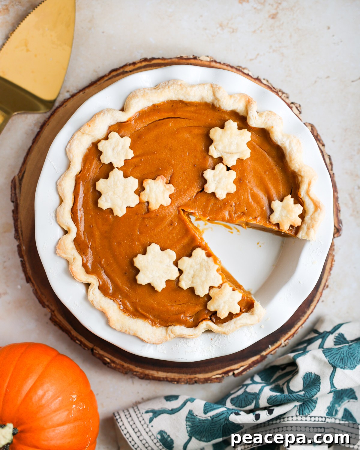 pumpkin pie with star topping