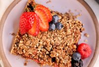 Vibrant Mixed Berry Vegan Crumble Recipe for Summer Gatherings